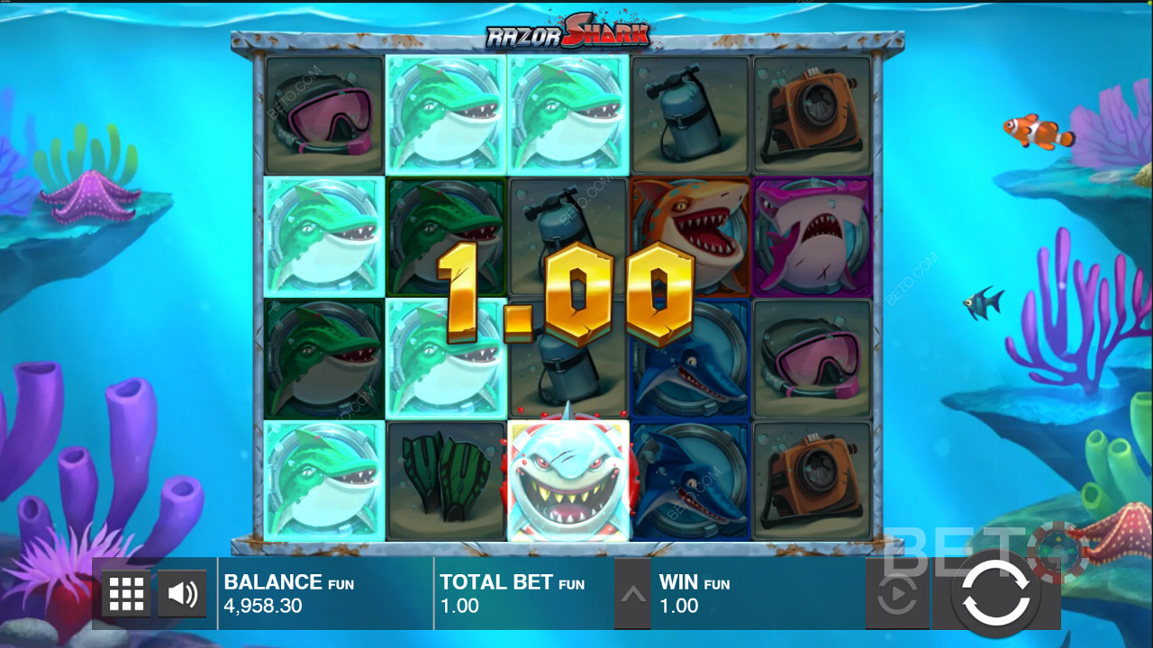 Brug Wild-symbolet til at vinde gevinster på Razor Shark-spillemaskinen