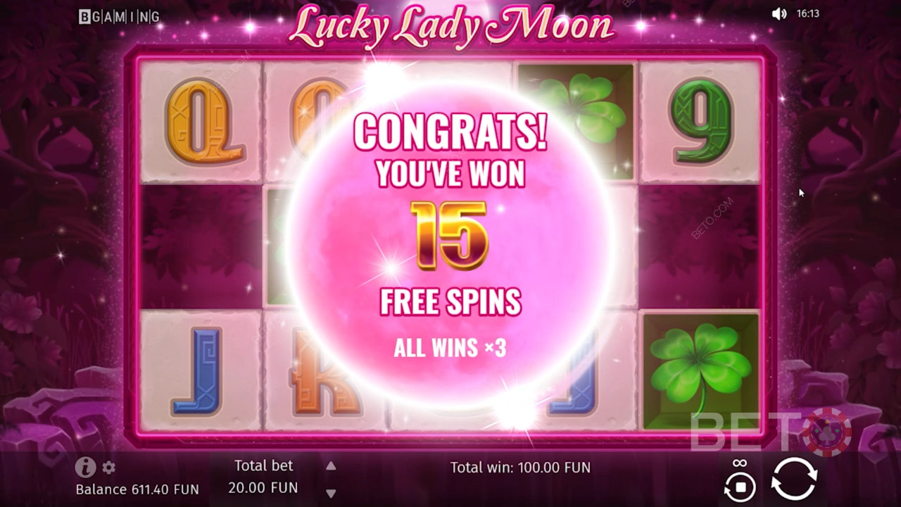 Tillykke! Tre eller flere Scatter-symboler giver dig 15 gratis spins