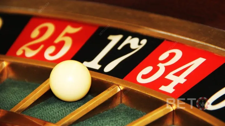 Amerikansk roulette: Lær reglerne og øg dine vinderchancer på hjulet